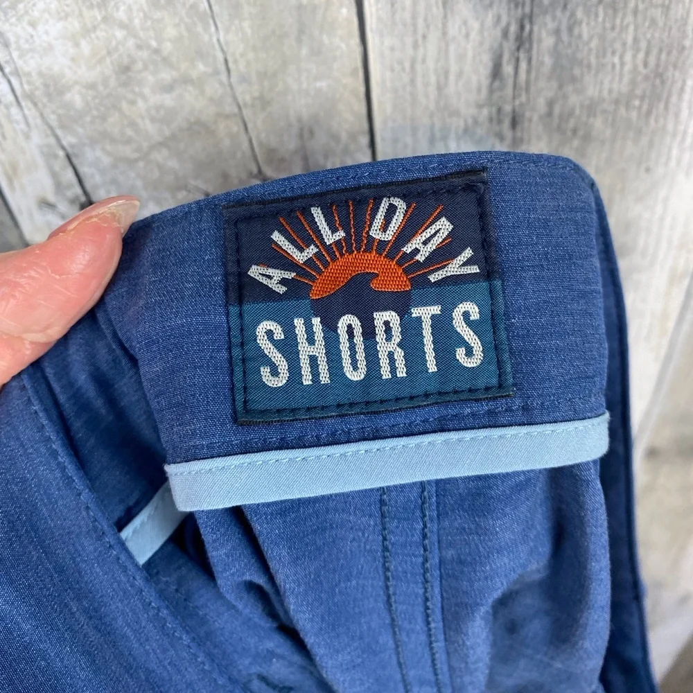 Faherty All Day Shorts 5” in Navy Blue Size 38.